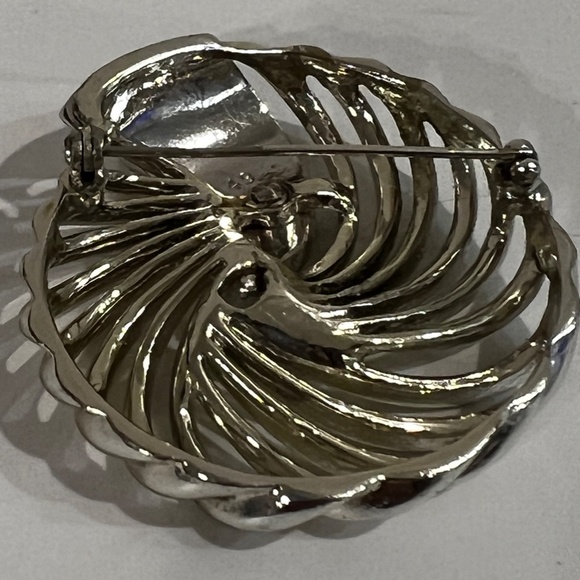 Vintage Marbourx ( Marcel Boucher) Brooch stamped # 649  Silver tone Rhinestones - Picture 7 of 7